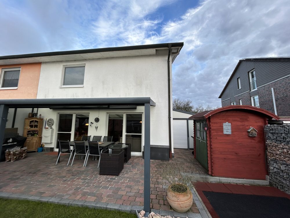 Moderne Doppelhaushälfte: 
Platz für Familie + Büro! (5)