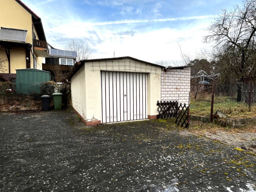 Handwerker und Kapitalanleger aufgepasst: Mehrfamilienhaus mit großem Potential in Roth! (5)