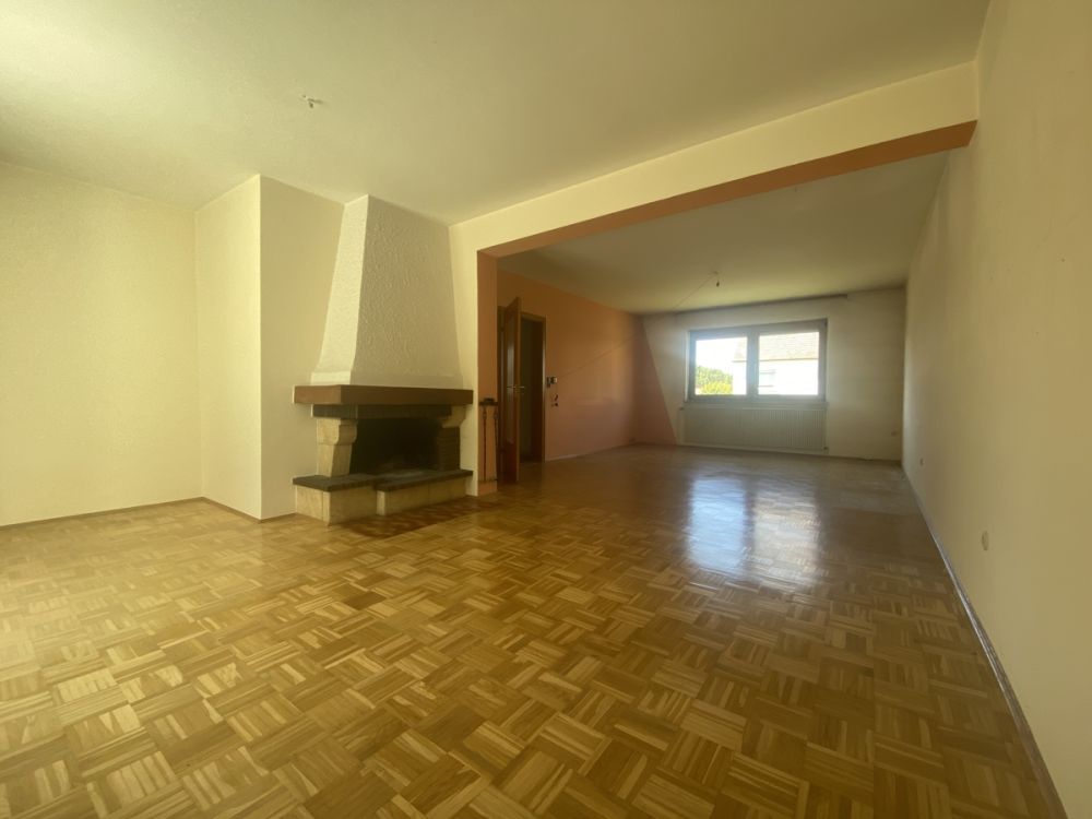 Wohnen am Merklsteig - Charmantes Reihenmittelhaus mit Garage, Wintergarten, Freischwimmbecken und zusätzlichem Gartengrundstück in begehrter Wohnlage in Weiden!