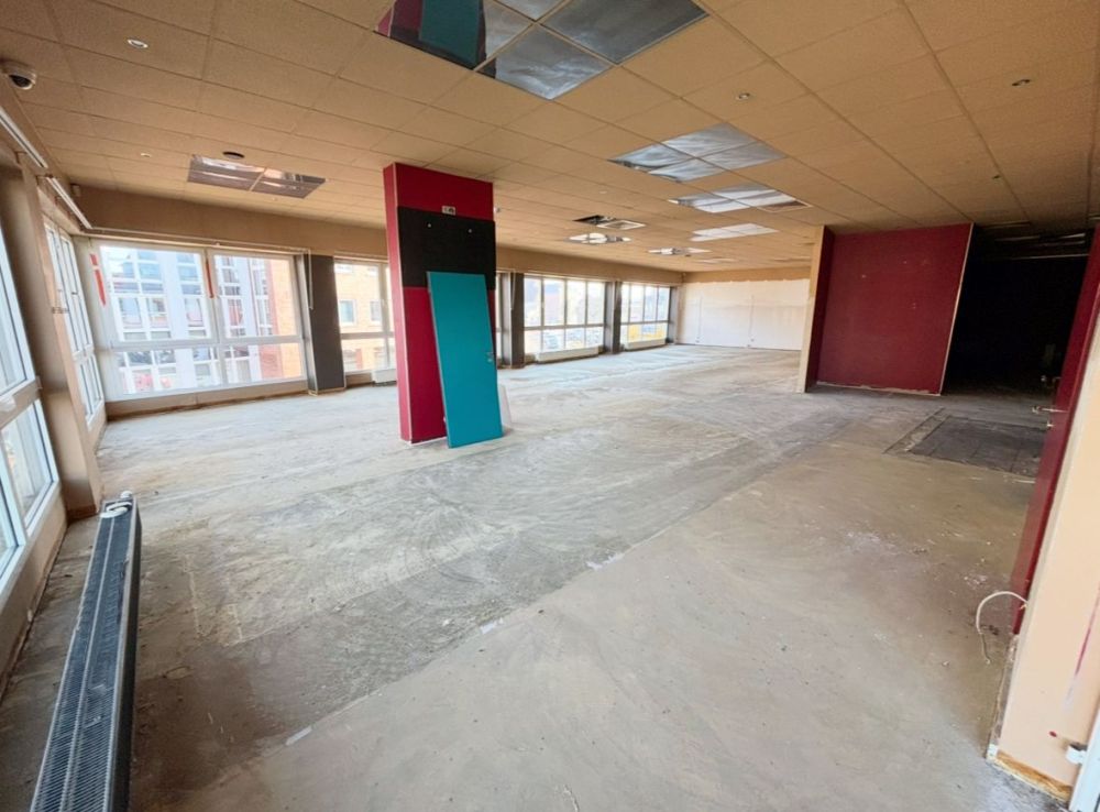 große Gewerbefläche mit vielen Möglichkeiten
im 1. Obergeschoss stadtzentral von Rheine zu mieten! (5)