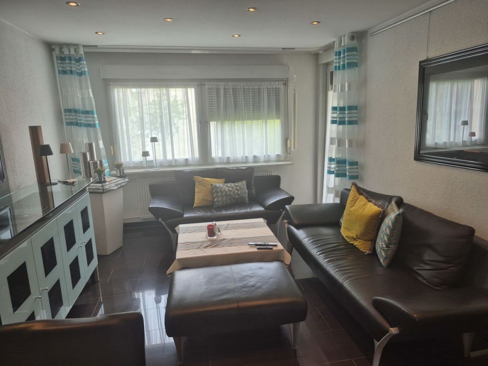 Top modernisierte 3-Zimmer-Wohnung mit Loggia