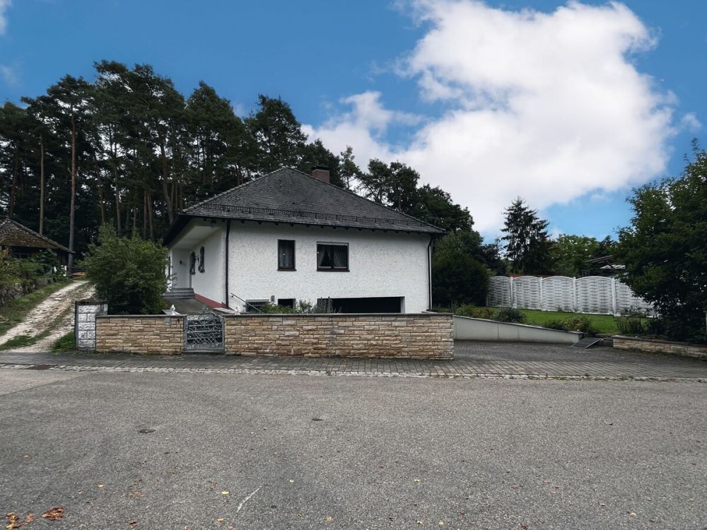 Hier werden Träume wahr - Großzügiges Traumhaus direkt am Rothsee!