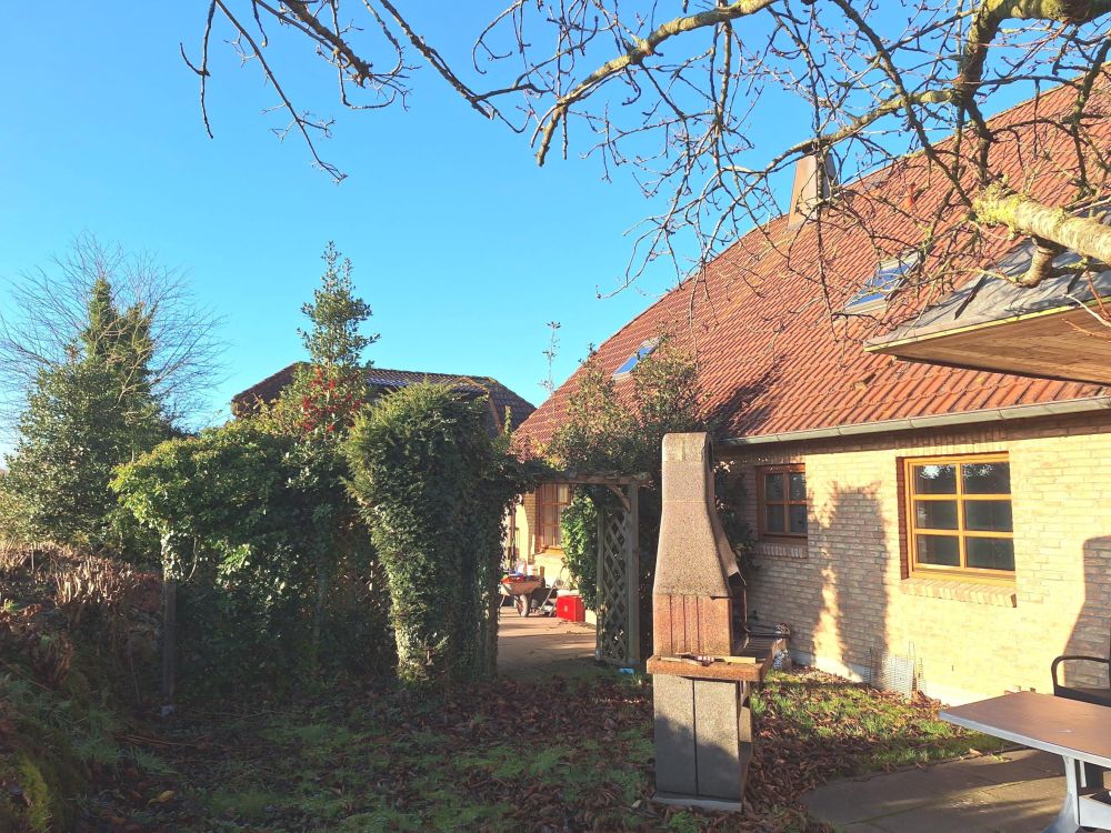 Drei in Einem - Zwei schöne Einfamilienhäuser nebst Einliegerwohnung in Kappeln/Kopperby