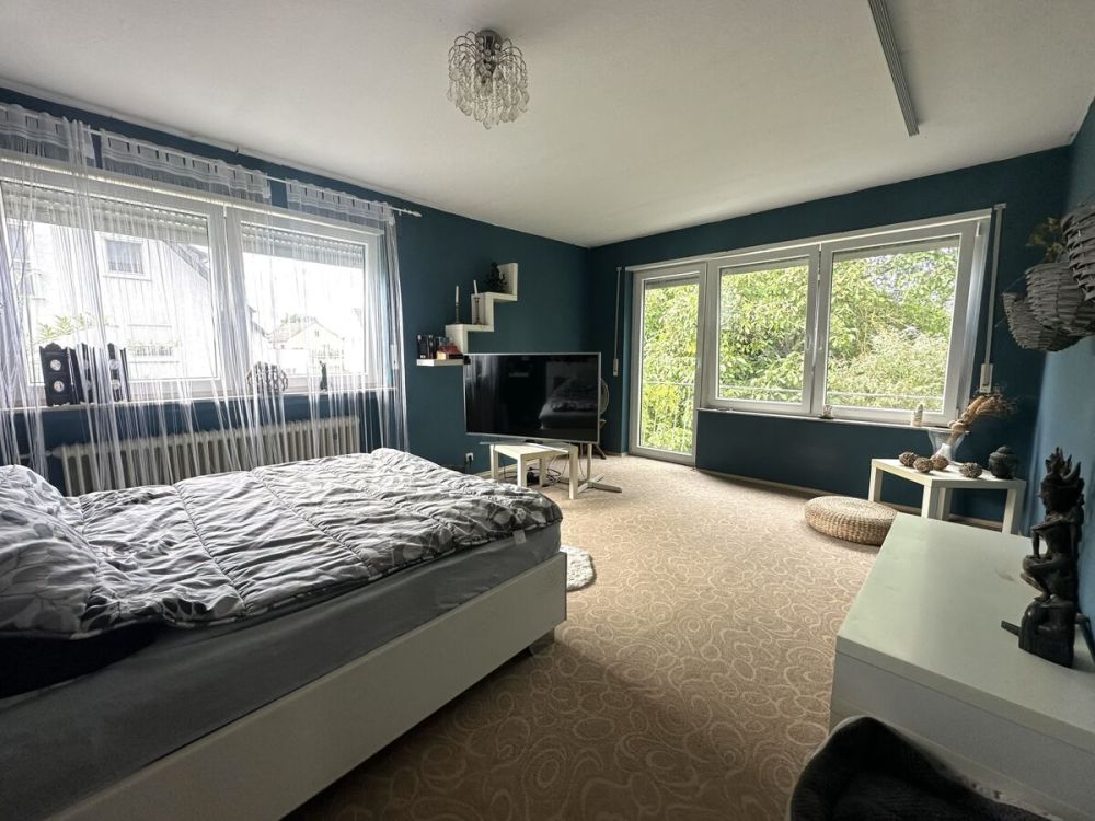 Großzügiges Einfamilienhaus auf weitläufigem Grundstück – Potenzial für weitere Bebauung