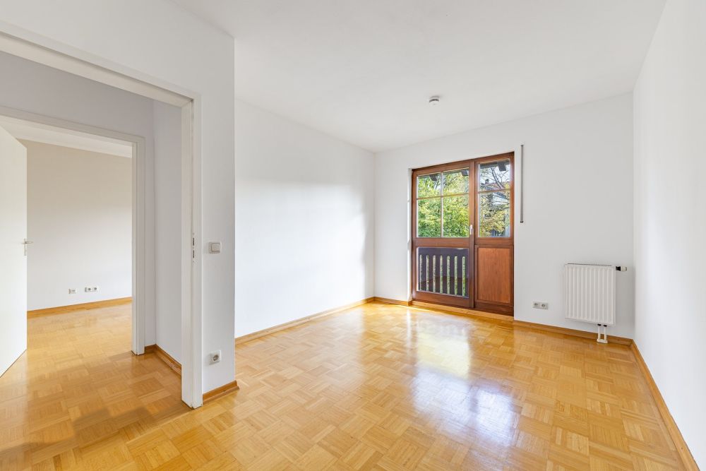 Schlafzimmer mit Balkonzugang