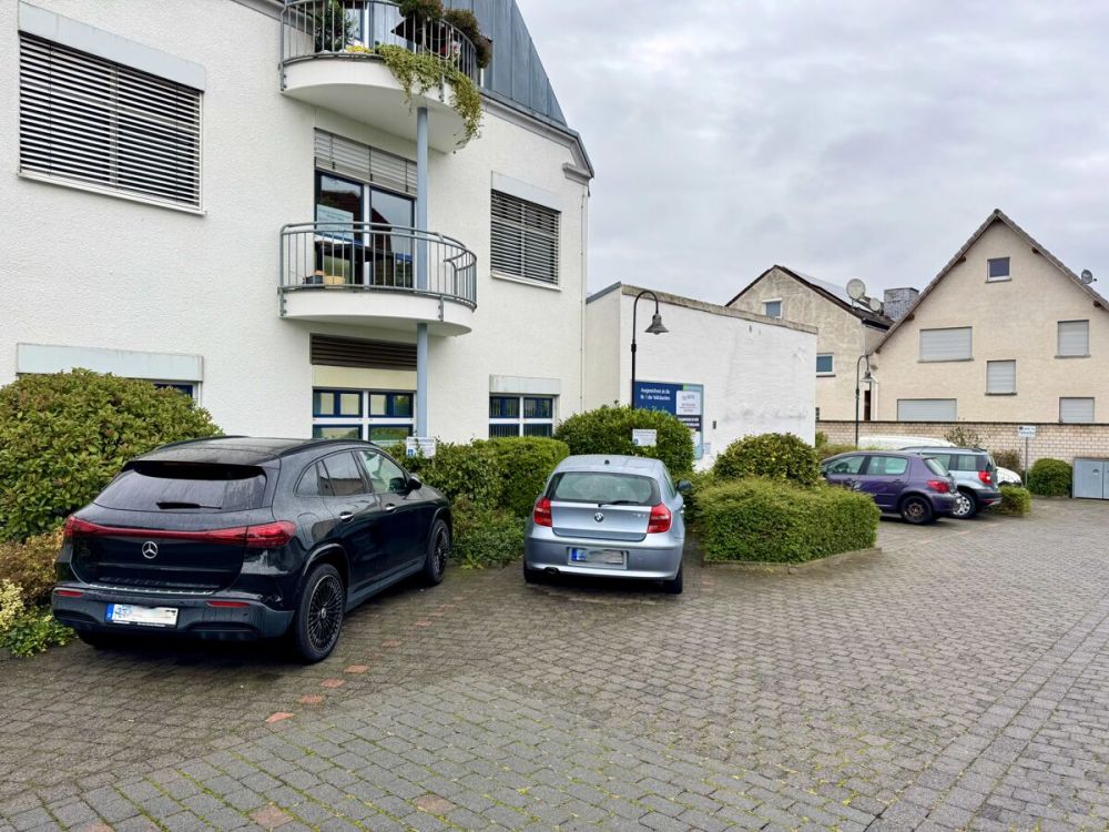 Ehemalige Bankfiliale mit Büroeinheit – 
zentral, gepflegt, flexibel nutzbar