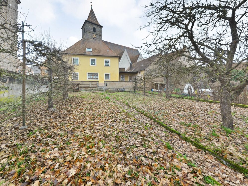 Wohnen mit Blick auf die Altmühl - Großes Einfamilienhaus in Ornbau! (6)