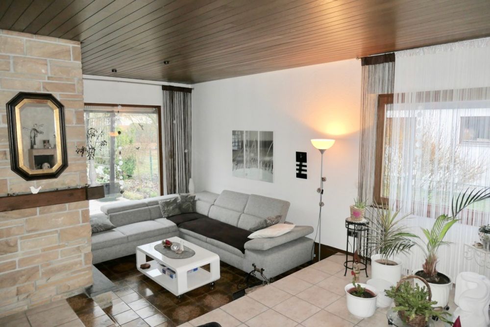 Charmantes Einfamilienhaus mit großem Garten
in ruhiger Lage von Babenhausen
- mit neuer Luftwärmepumpe -