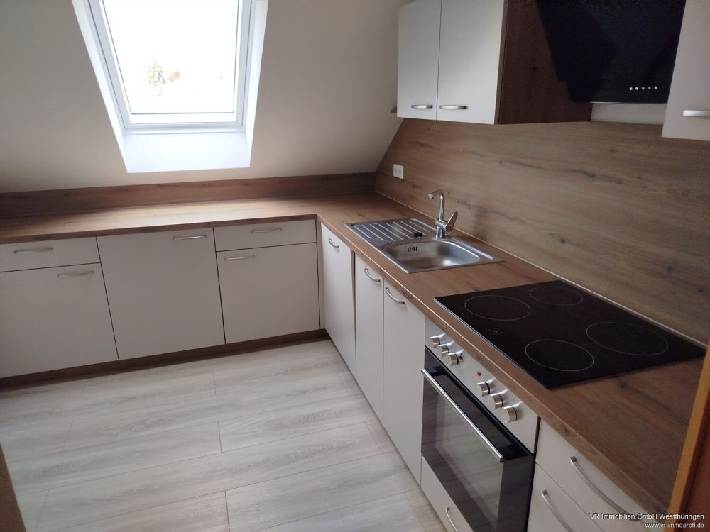 Schicke Dachgeschoss- Zweiraumwohnung in ruhiger Lage