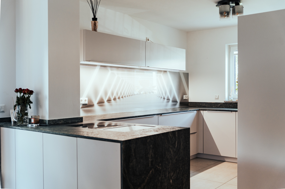 Moderne Doppelhaushälfte mit exklusiver Ausstattung 
-Wohnkomfort auf höchstem Niveau