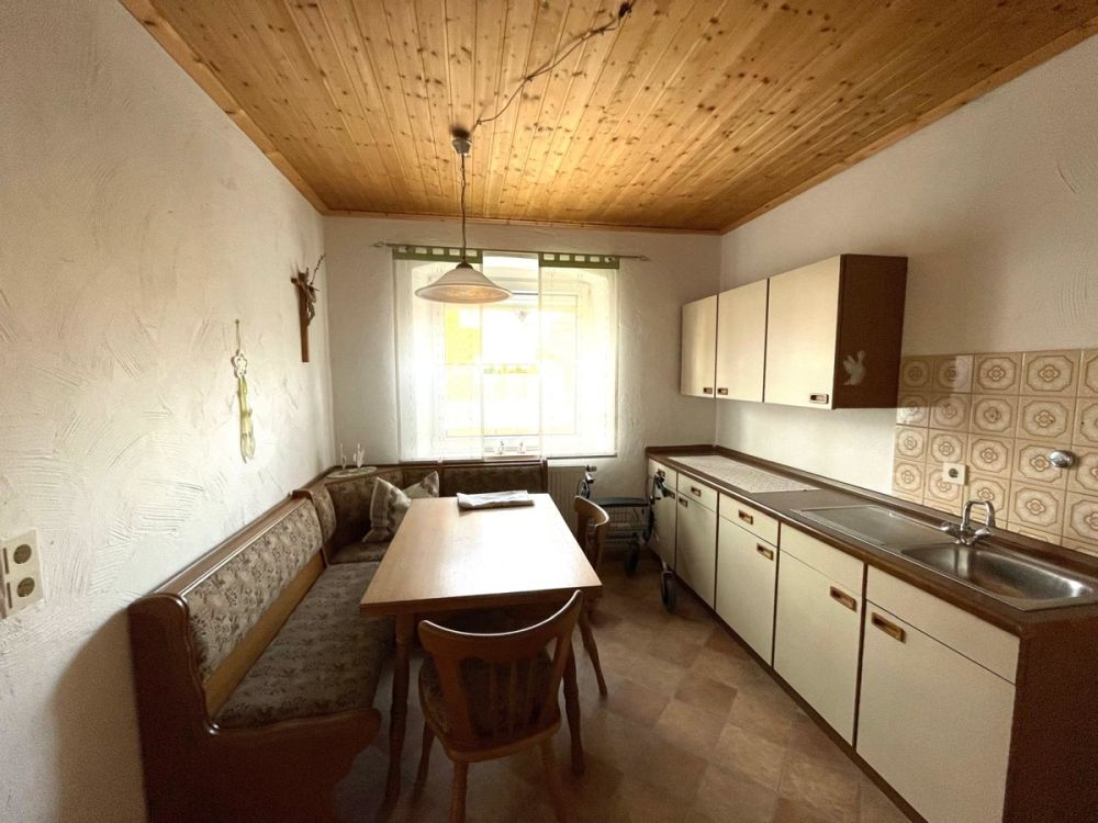 Doppelhaushälfte, mit zwei Wohneinheiten in Konnersreuth zu verkaufen