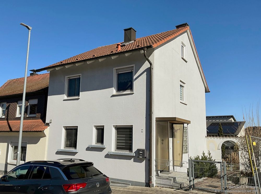 kleines Stadthaus mit wunderschönem Garten in Toplage: 
Innenstadt & Erholung 
zu Fuß zu erreichen