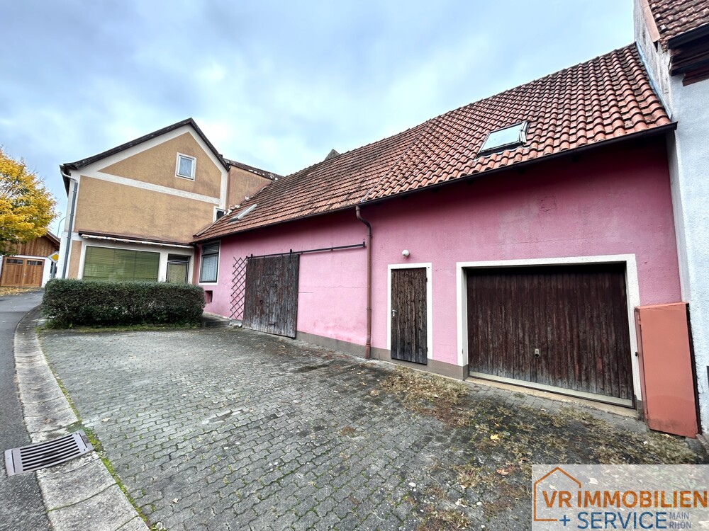 Haus mit Geschichte: Ehemaliger Dorfladen mit Wohnhaus und Nebengebäuden in 97645 Urspringen!