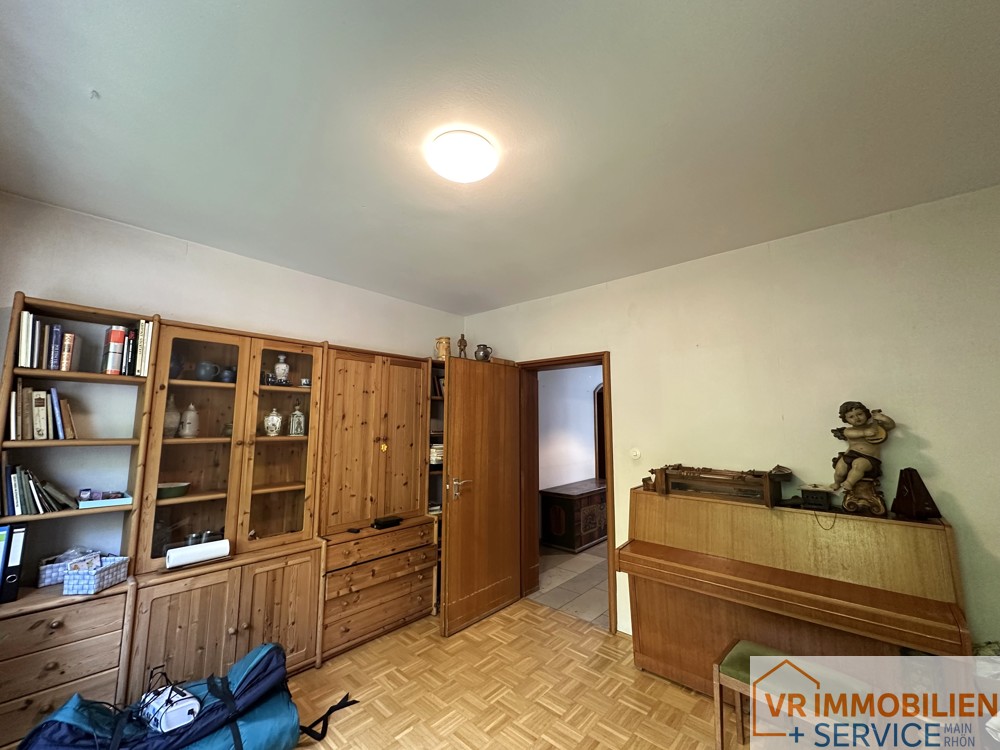 Ihr Eigenheim im Grünen- Wohnhaus mit Doppelgarage und Garten in 97616 Bad Neustadt/S.