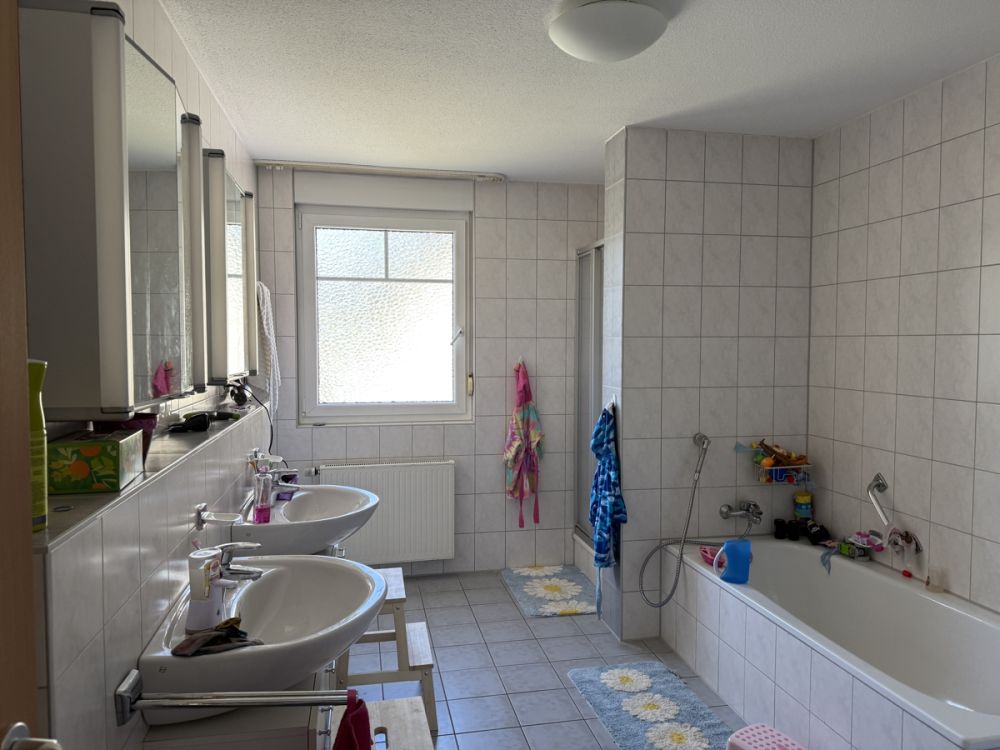 Doppelhaushälfte mit langfristigem Mietvertrag!