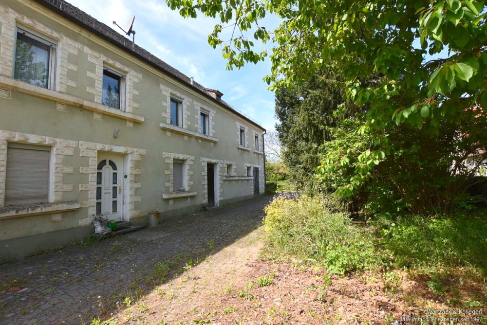 großes Baugrundstück 
mit hohem Potenzial 
samt Abrissgebäude