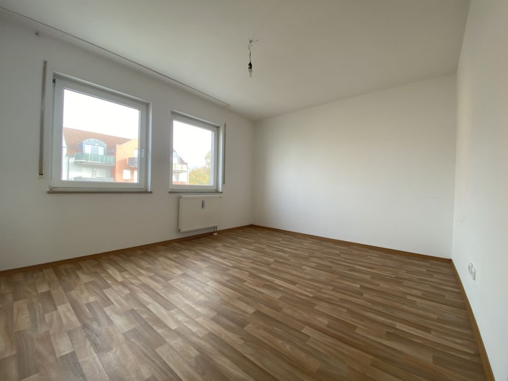 Helle 3-Zi.-Eigentumswohnung mit praktischem Grundriss und Blick ins Grüne in Neustadt a.d. Waldnaab