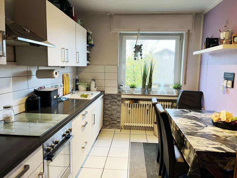 Helle freundliche Küche