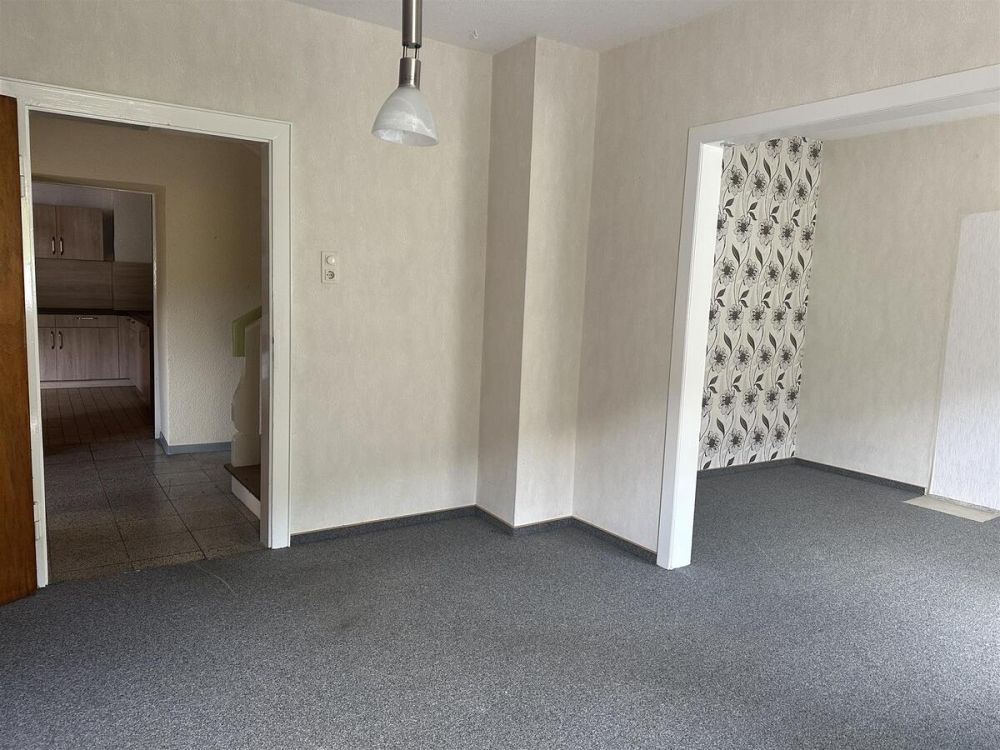 Esszimmer mit Blick in Flur Erdgeschoss