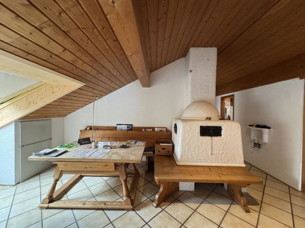 Der optisch getrennte Sitzbereich