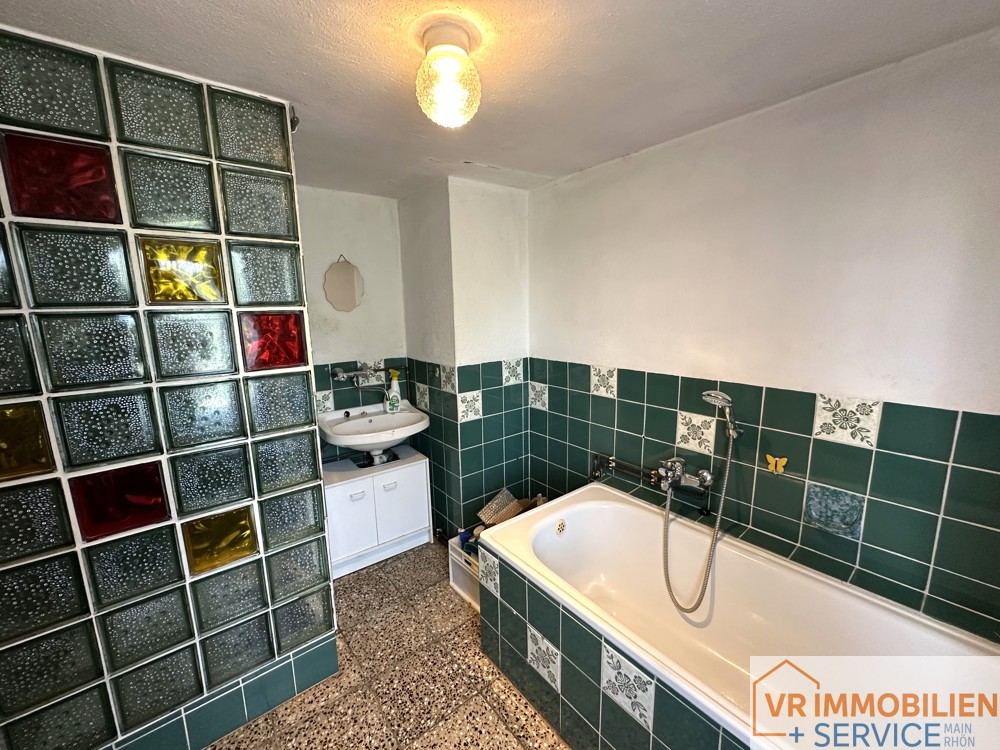 Gemütliche Doppelhaushälfte mit Scheune und Garten in 98617 Stepfershausen!