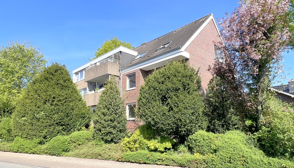 Aufwendig renovierte Wohnung im Hochparterre mit Balkon in Bad Zwischenahn – zentrumsnahe Wohnlage