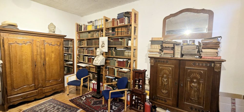 Haus & Loft, Nebengebäude & Hof, Arbeiten & Wohnen im einzigartigen Gebäudekomplex FfM Alt-Griesheim