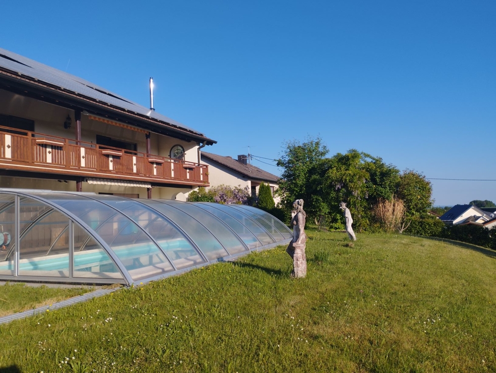 Ansicht vom Grundstück