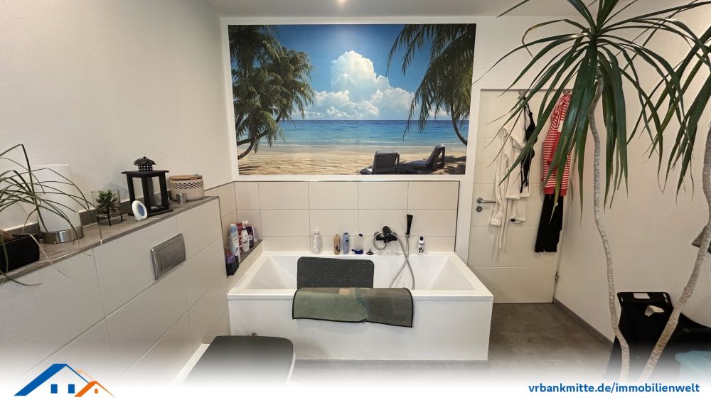 Vielseitiges Zweifamilienhaus mit großem Grundstück