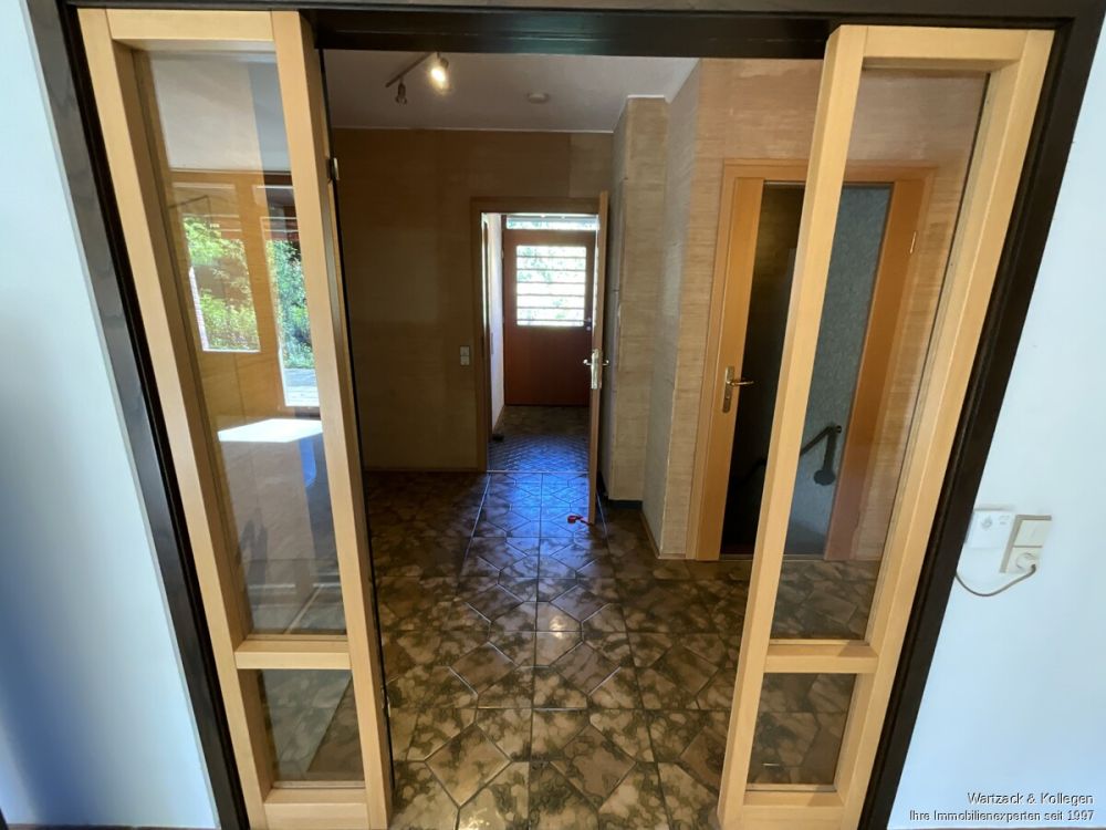 Der Aufwand lohnt sich 
- Einfamilienhaus mit Renovierungsbedarf 
auf traumhaftem Grundstück