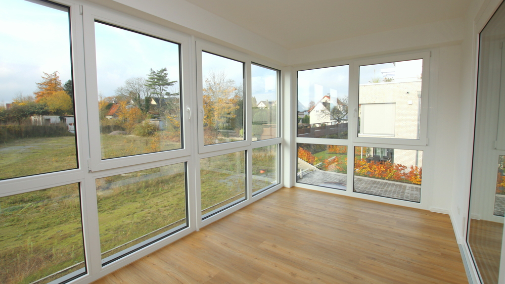 Stilvolle, barrierefreie 3-Zimmer-Wohnung mit Wintergarten u. Stellplatz in zentraler Lage von Varel