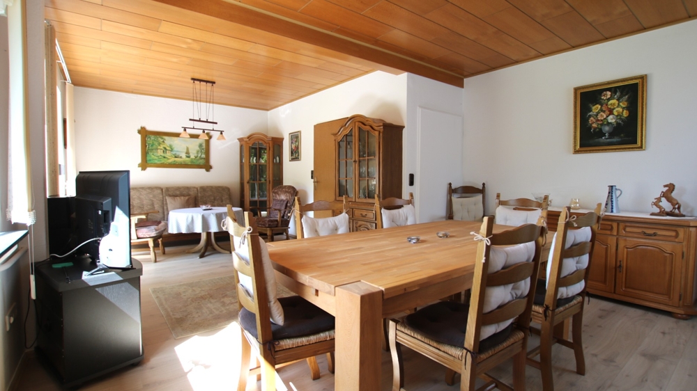 Einfamilienhaus mit überdachter Terrasse und großem Gartengrundstück in Bad Zwischenahn - Dänikhorst