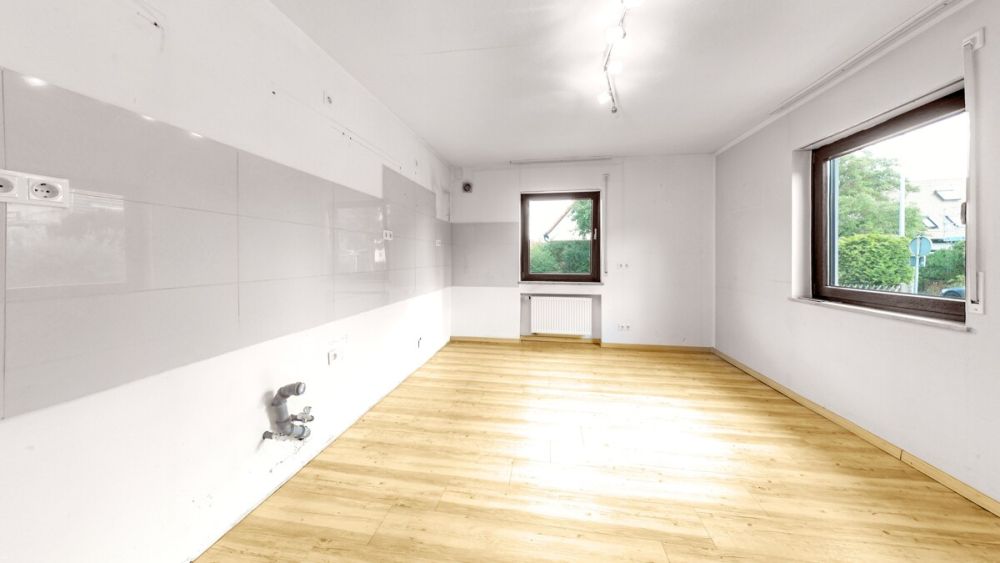 Alle unter einem Dach. Geräumiges Zweifamilienhaus in Erlangen-Frauenaurach.