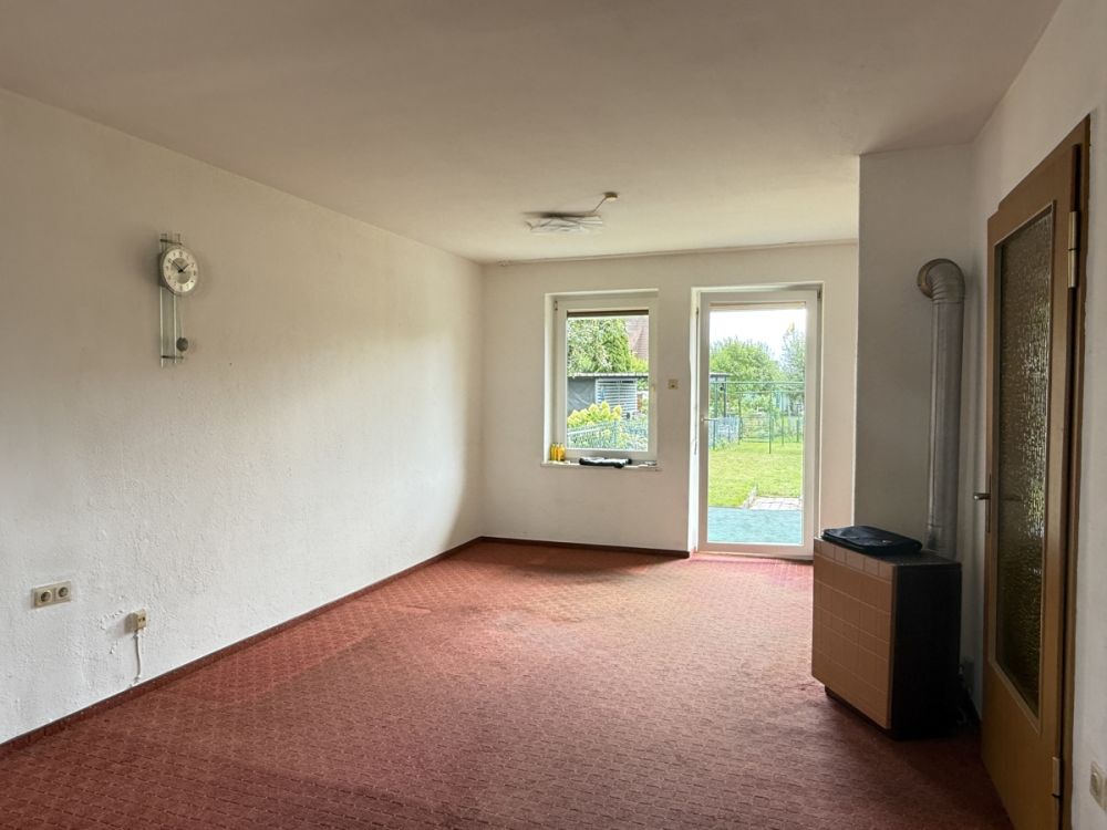 Klein aber fein - leerstehendes Reihenmittelhaus in ruhiger Siedlung in Weiden - Hammerweg