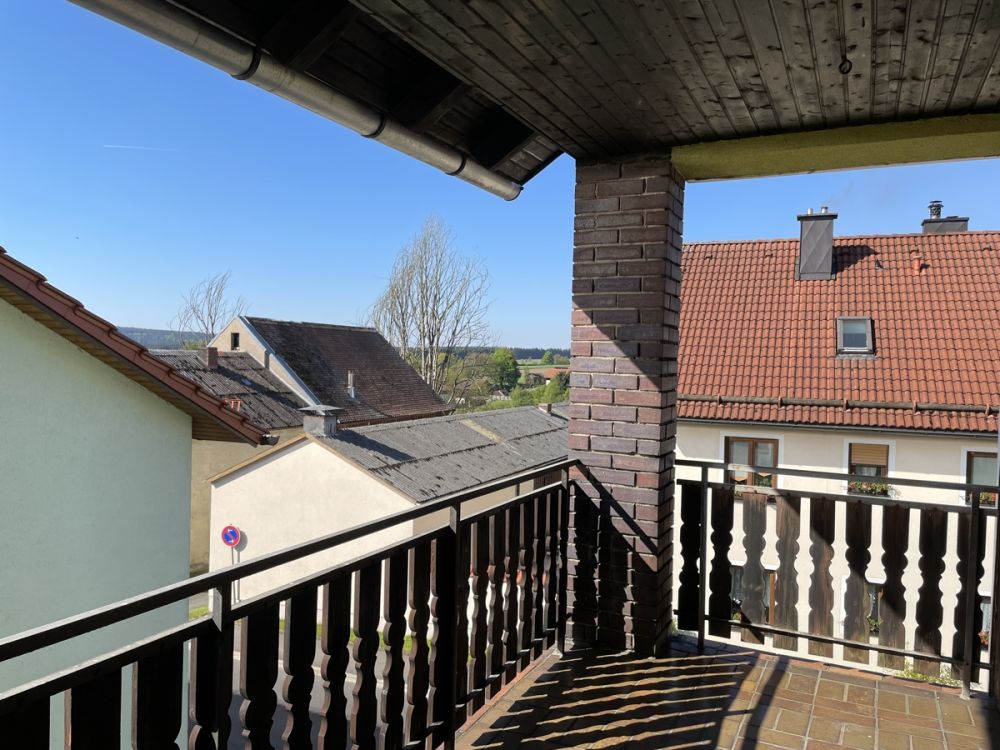 Doppelhaushälfte mit großer Scheune und Garten