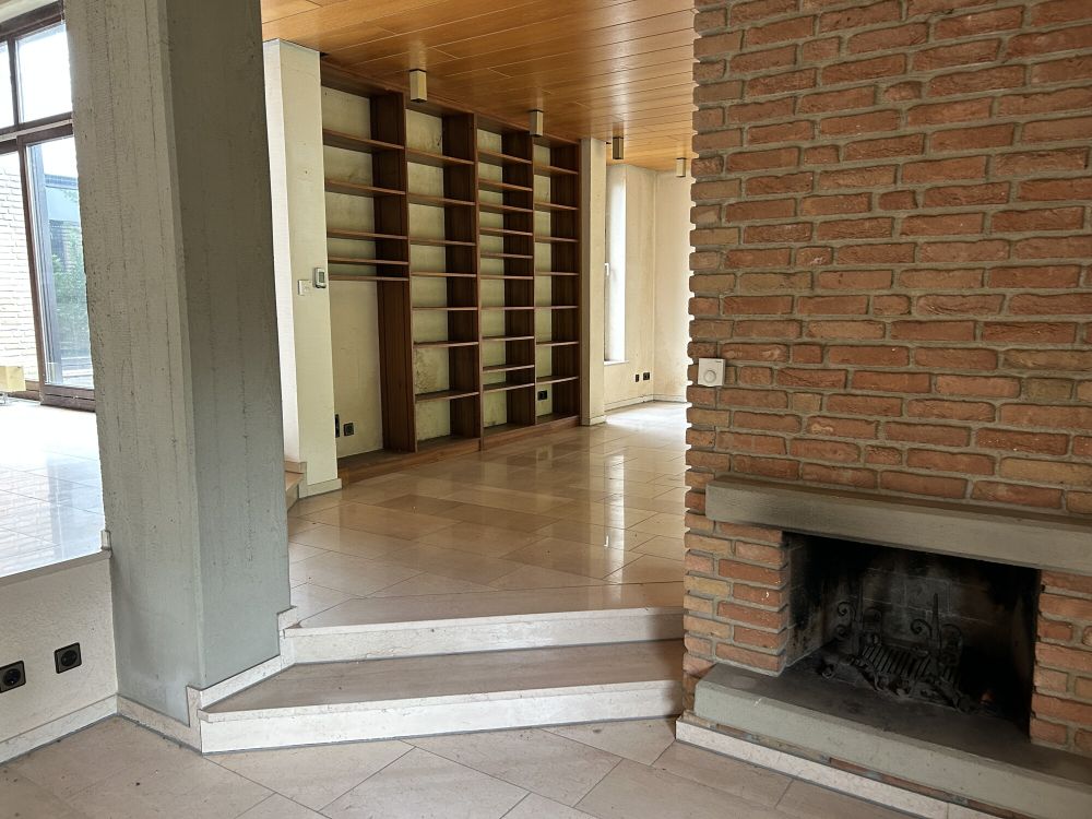 Architektonisches Unikat - Großzügiges Atriumhaus mit offener Bauweise und privaten Garten