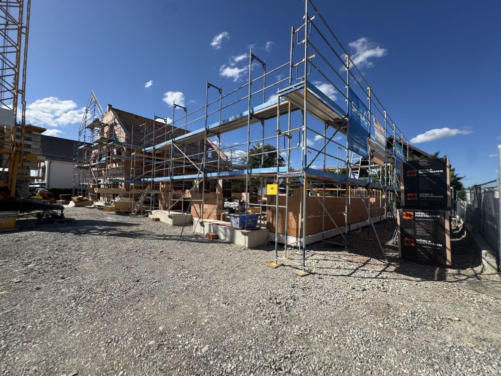 Außergewöhnlich große Doppelhaushälfte