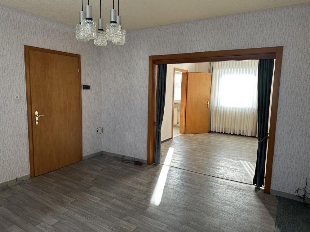 Wohnzimmer mit Blick ins Esszimmer Erdgeschoss