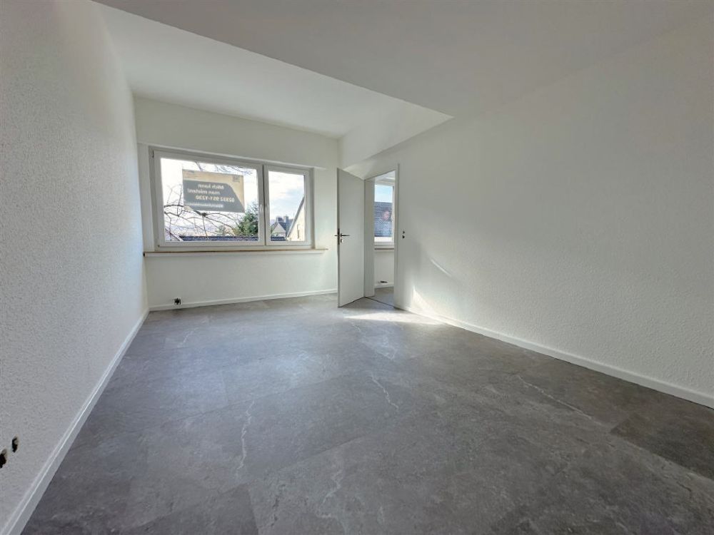 / NEU - Büro- oder Praxisfläche mitten in Neheim!