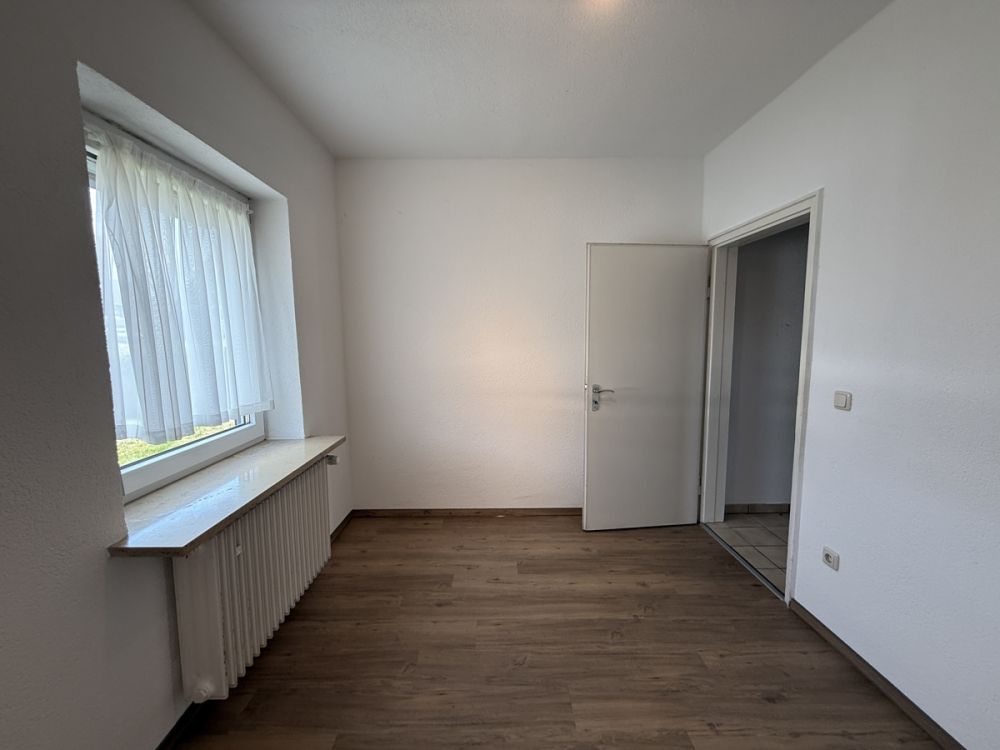 Renovierungsbedürftiges Wohnhaus mit Garage in Mitterteich!