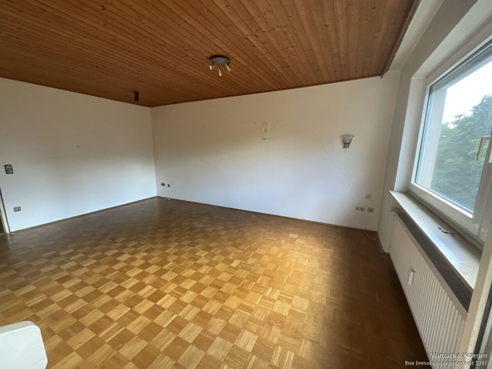 3-Zimmer-Wohnung 
mit 75 m² Wohnfläche 
und Südbalkon 
sofort zur Nutzung frei!