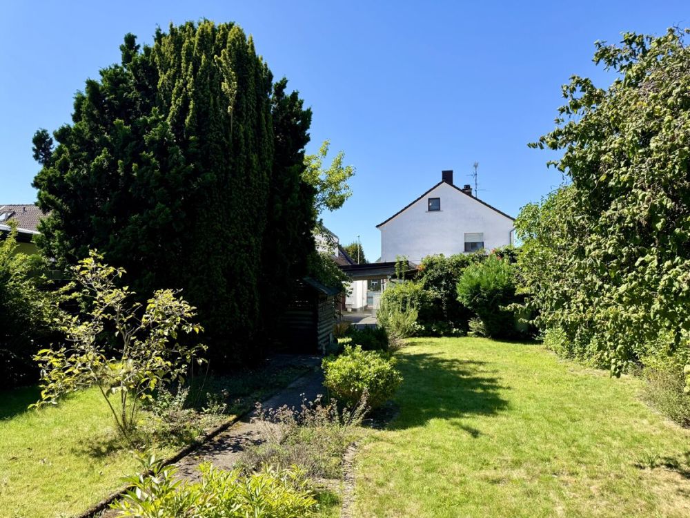 Ein- bis Zweifamilienhaus + Bauplatz