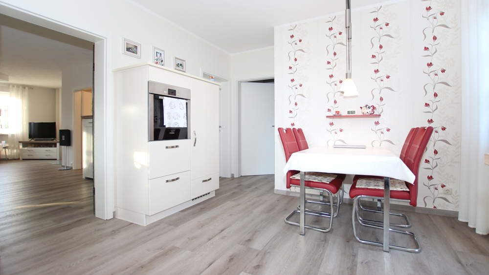 Attraktives EFH mit Wintergarten, Nebengebäude und großzügigem Garten in zentraler Lage von Edewecht