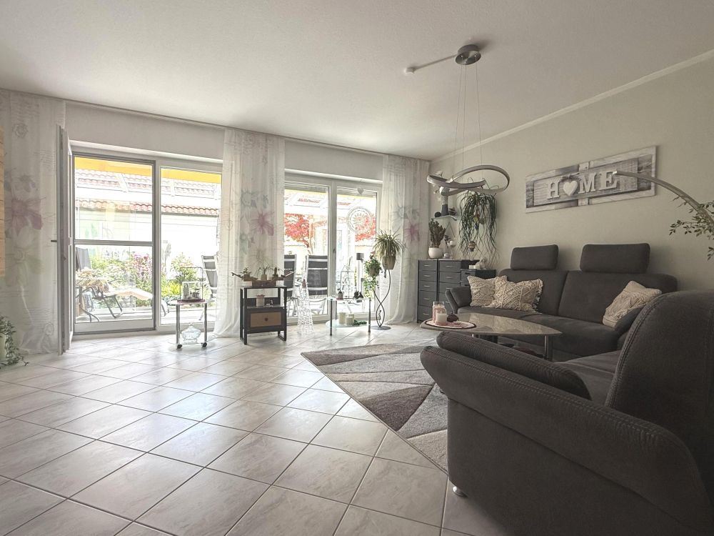 Hochwertig ausgestattetes REH mit viel Platz und traumhaft angelegtem Garten in Königsbrunn