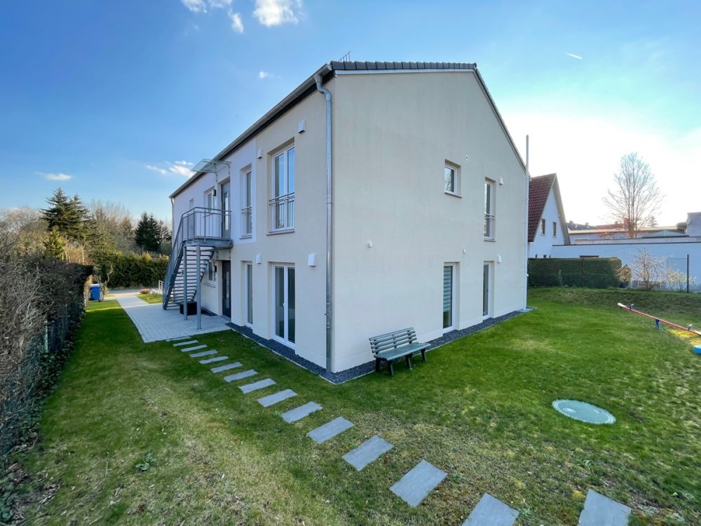 Neuwertige barrierefreie Eigentumswohnung in kleiner Wohnanlage - sofort beziehbar