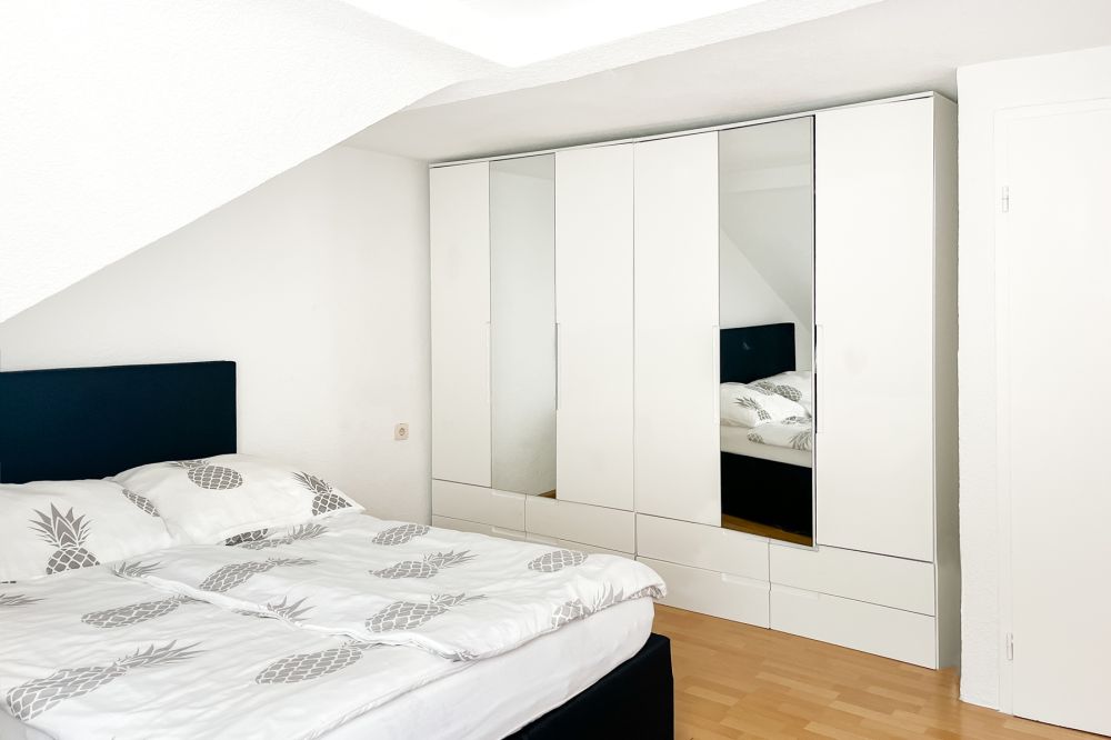 Komfortables Wohnen auf drei Ebenen – Reihenhaus mit Terrasse und Stellplatz