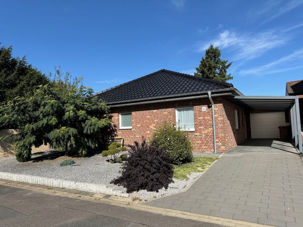 Freistehender Walmdachbungalow mit Garage – barrierefrei – gute Ausstattung