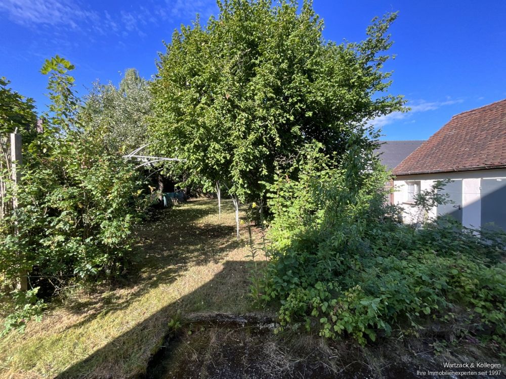 Kleines Einfamilienhaus zur Sanierung oder Abriss
mit wunderschönem Grundstück in Schwabach