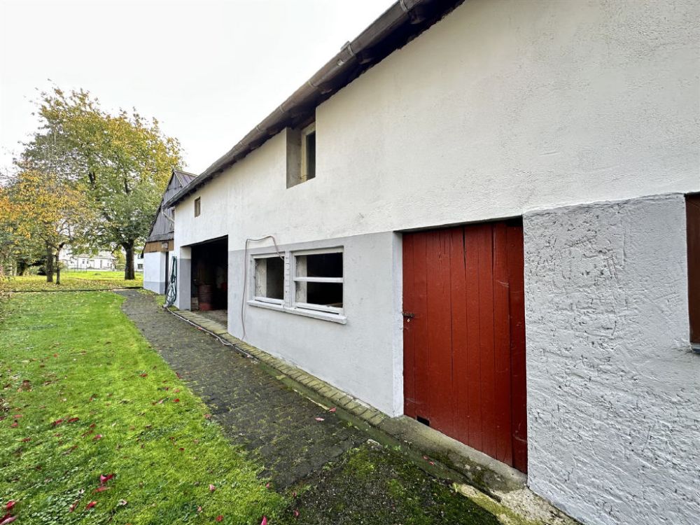 Einfamilienhaus mit Scheune und schönem Garten!