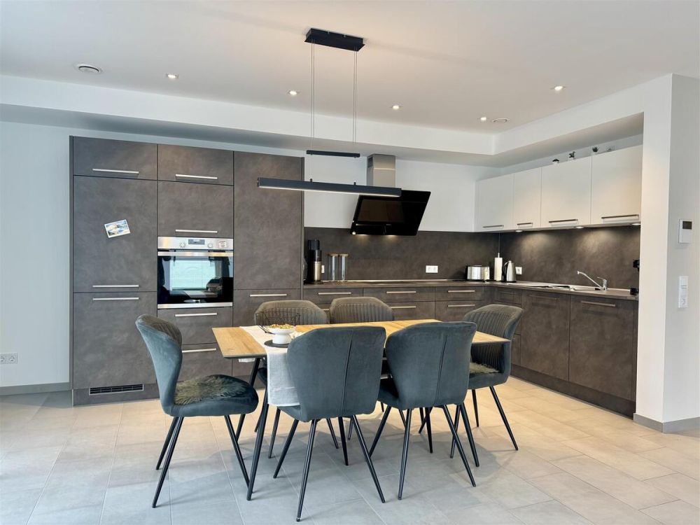 Küche mit Essbereich